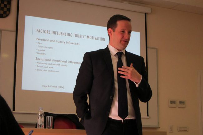 kennel-aspira James Kennel