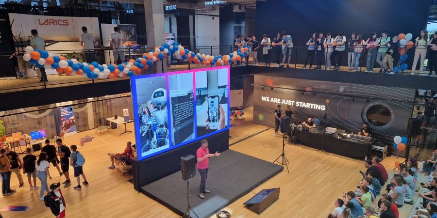 76FEF1DA-9EA1-455A-A42C-0E607CDE4404