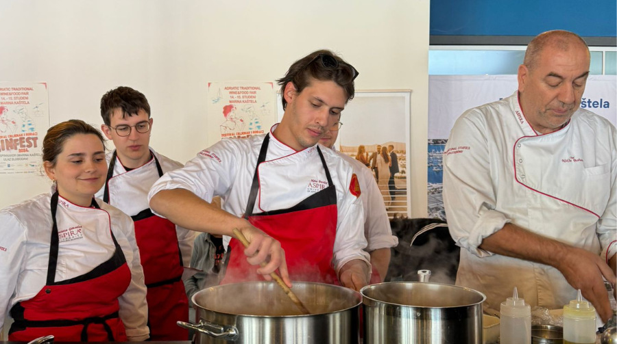 Web cover template 900×503 px (17)